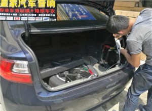 雷克薩斯ES加裝電動尾門——郴州市皇家音響