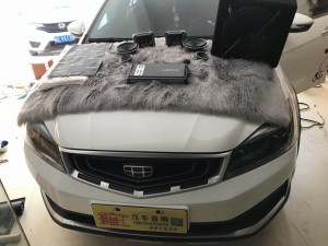 漳州市潮音匯汽車音響升級中心吉利帝豪遠景升級隔音降噪改裝倒模A柱三分頻音響音質(zhì)更清晰悅耳