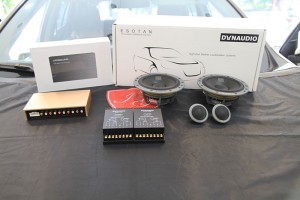 RAV4汽車音響改裝丹拿喇叭，聽音樂的姿勢都變了