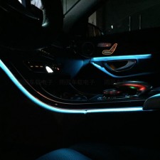 奔馳C200裝三色氛圍燈