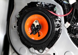 豐田銳志改裝音響與隔音，東莞長安慧聲助其遠(yuǎn)離噪音！