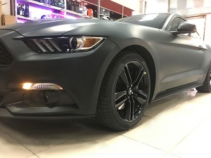 銷魂聲浪由內(nèi)而，好聲音東莞長(zhǎng)安慧聲福特野馬汽車音響改裝作業(yè)