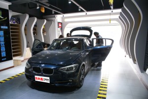 重慶汽車音響改裝哪家好重慶渝大昌寶馬118i升級德國零點(diǎn)三分頻全車安博士藍(lán)鉆隔音