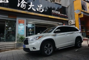 重慶汽車音響改裝哪家好？重慶渝大昌豐田漢蘭達(dá)汽車音響改裝德國(guó)零點(diǎn)意大利史泰格功放