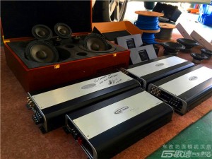 武漢汽車音響改裝 30萬(wàn)打造奧迪Q5移動(dòng)音樂(lè)廳