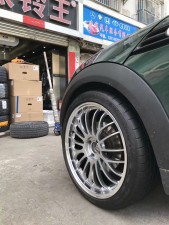 迷你，換全新 RAYS 18寸 完工 ！