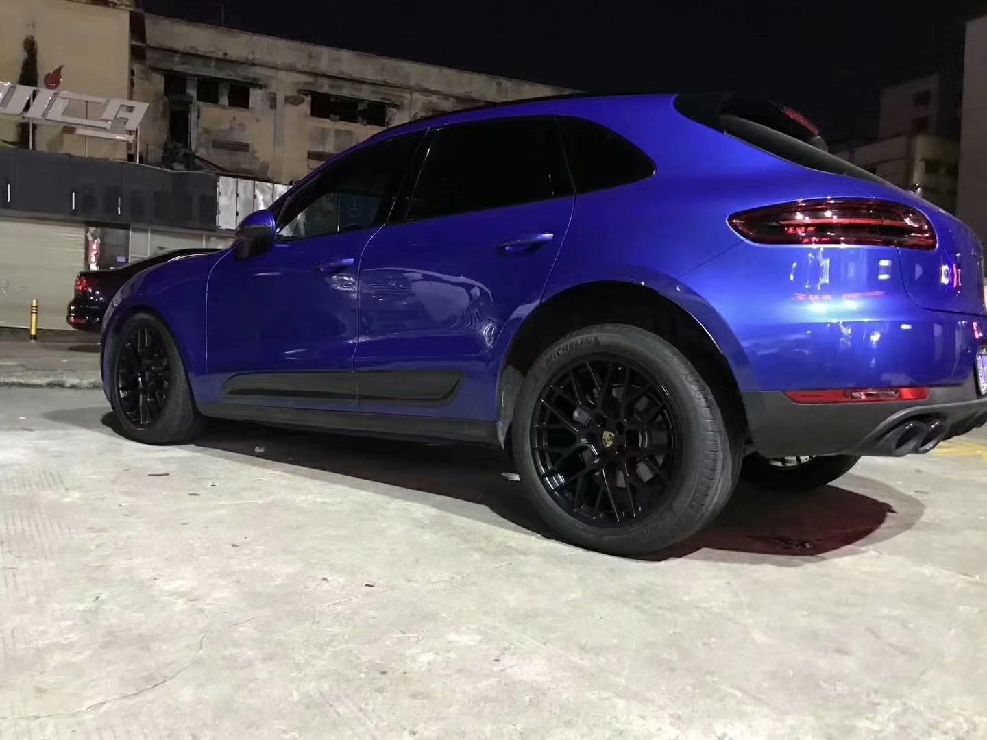 保時(shí)捷 Macan，換全新原廠鳥巢20寸 完工