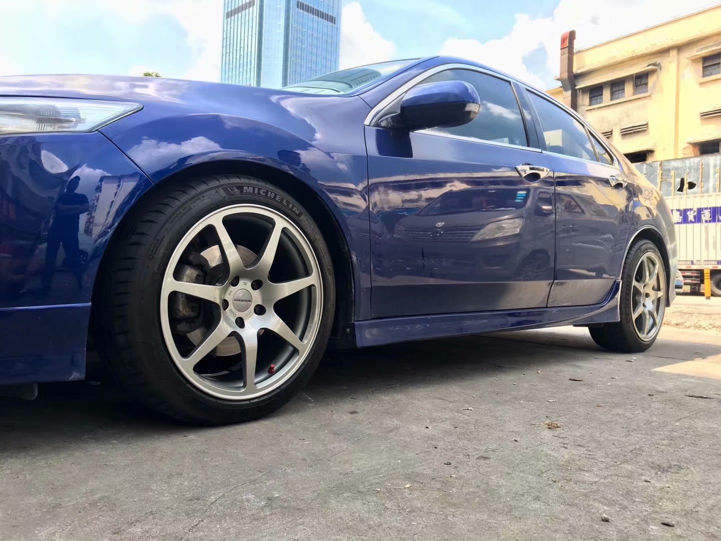 思鉑睿， 裝 prodrive  18寸  完工！