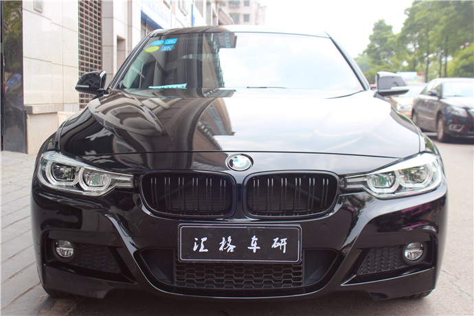 長(zhǎng)沙汽車(chē)改色膜寶馬3系全車(chē)改色貼膜美國(guó)禿鷹高亮黑改色膜