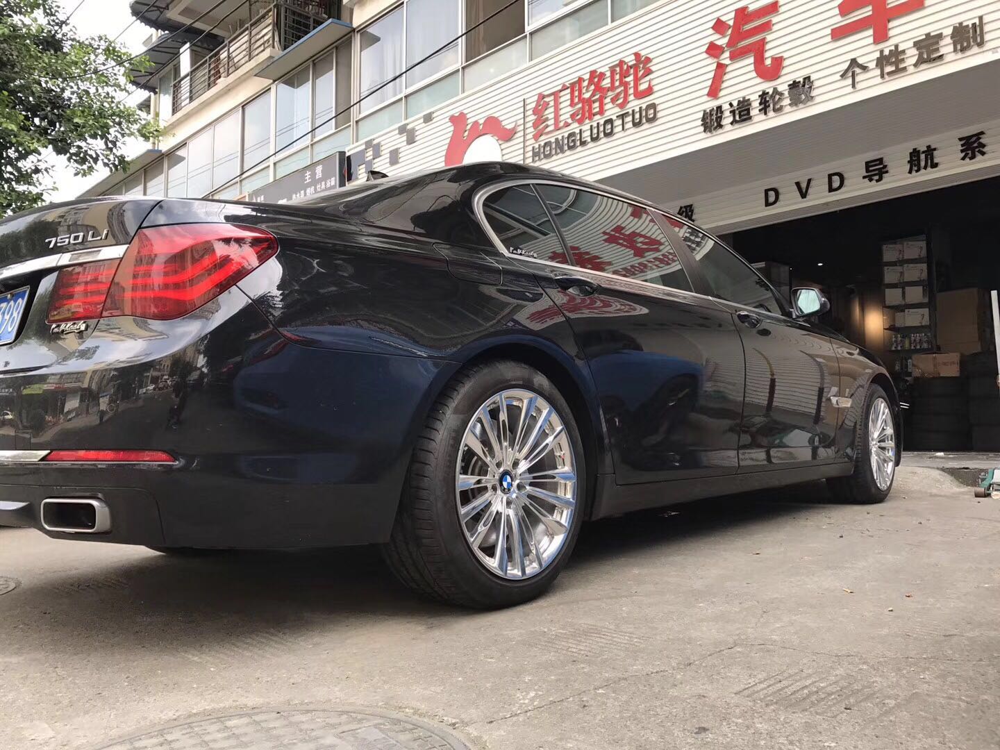 寶馬750 更換 新款7系鍛造輪轂鋼圈 成都輪轂店