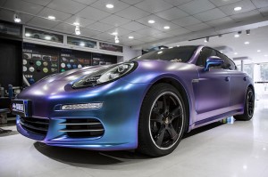 保時(shí)捷帕拉梅拉貼膜改色紫魅藍(lán) 南森汽車改色招商加盟