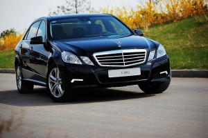 唐山奔馳E300L汽車音響改裝，汽車音響無損改裝就找唐山領(lǐng)航