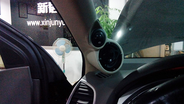 音樂賦予魅力!臺(tái)州慧聲奧迪Q7音響改裝德高，黃金聲學(xué)作業(yè)