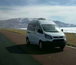 新全順汽油版房車內飾