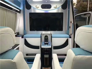 奔馳斯賓特商務(wù)車內(nèi)飾