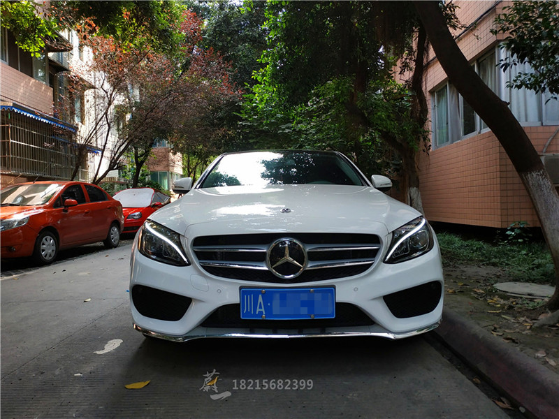成都蔚一名車匯奔馳C級W205改裝旋轉高音三色氛圍燈