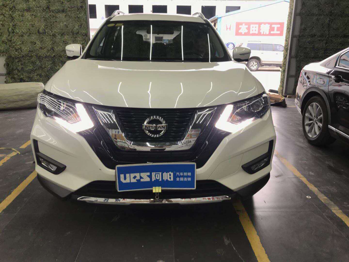 新款奇駿改裝雙光透鏡新鄉(xiāng)探路者改燈專業(yè)汽車燈光升級(jí)