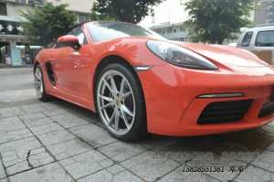 保時(shí)捷718  定制20寸 原裝款式鍛造輪轂裝車(chē)