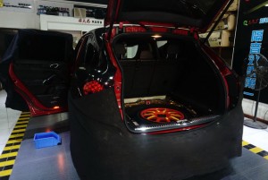 擺脫劣質(zhì)異味隔音，保時(shí)捷卡宴GTS汽車(chē)全車(chē)隔音改裝安博士隔音 重慶渝大昌汽車(chē)音響