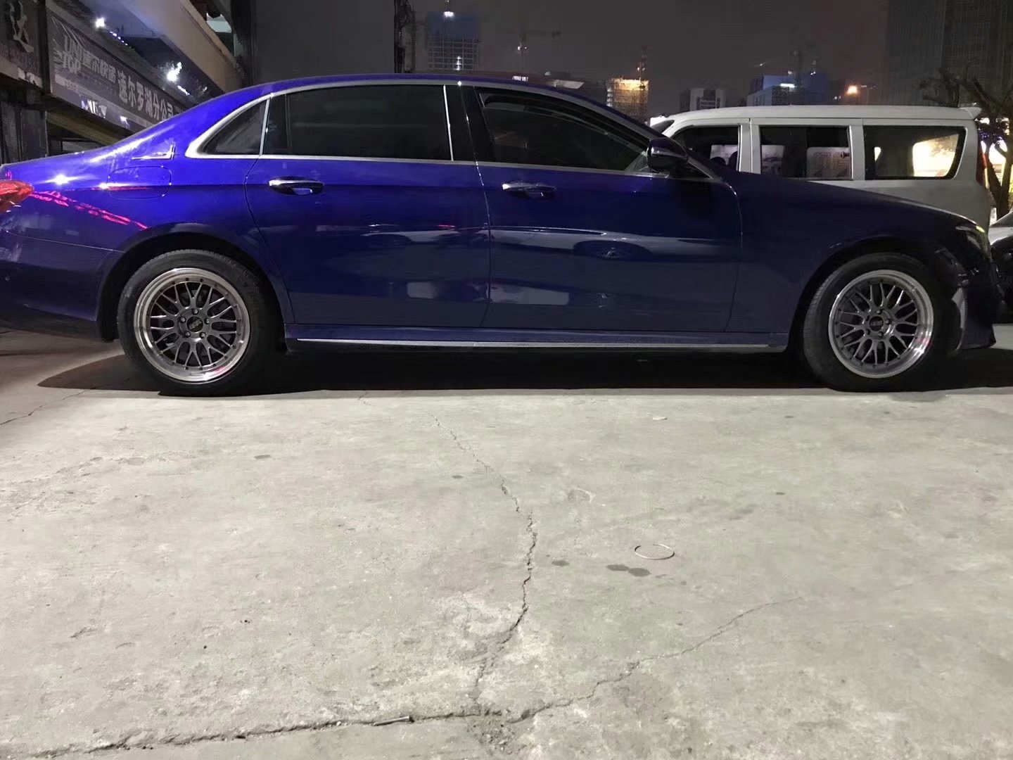 奔馳E ，換BBS LM 完工 ！