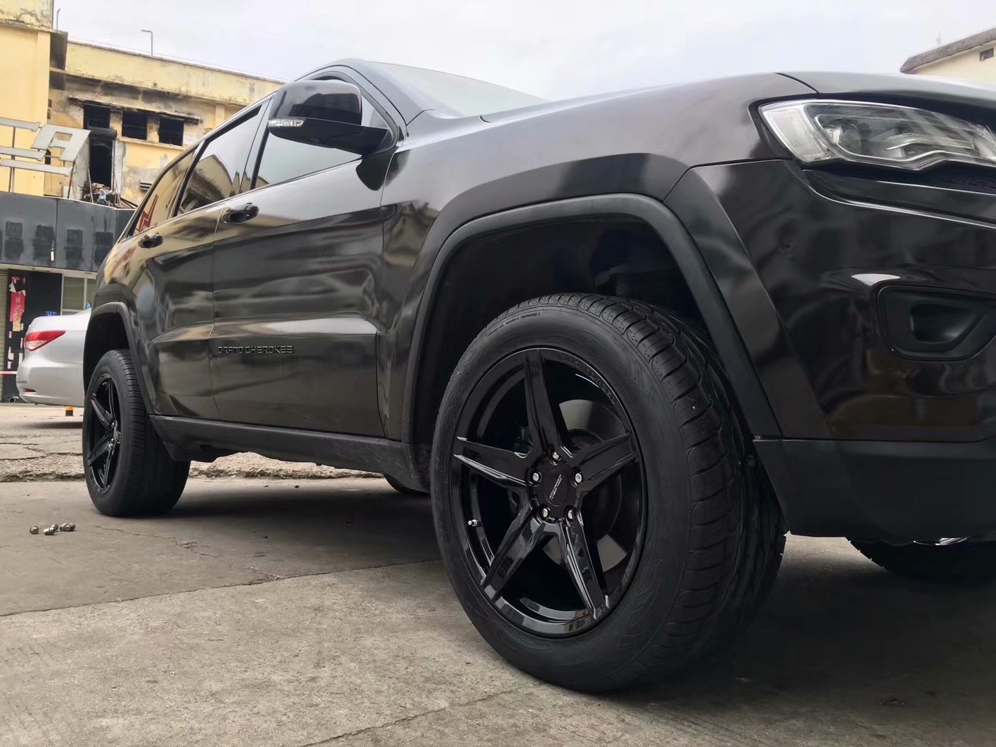 Jeep ，換 20寸 私人定制鍛造 完工！