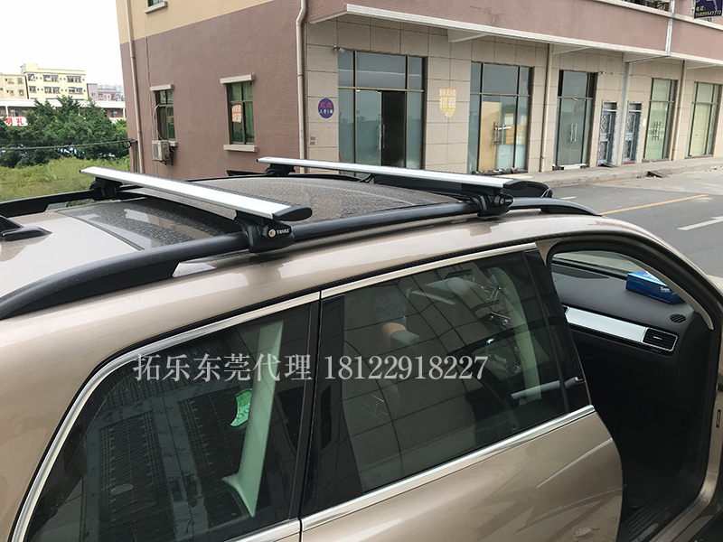 大眾途銳拓樂(lè)757+96X翼型橫桿行李架安裝實(shí)拍