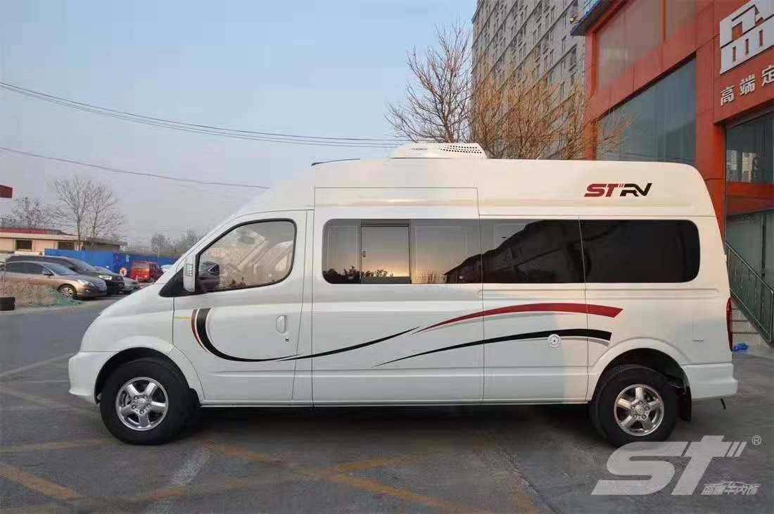 聽說好男人都喜歡這款車,大通B型加長軸房車實拍