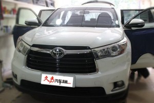 專業(yè)汽車音響改裝技術！重慶久聲豐田漢蘭達汽車音響改裝黃金聲學