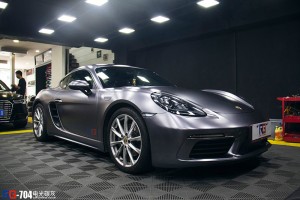 保時(shí)捷718貼膜改色電光炭灰