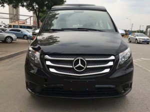 奔馳高頂商務(wù)車內(nèi)飾改裝