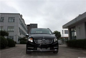 奔馳V250天窗版商務(wù)車內(nèi)飾改裝