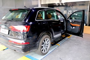 16-18款?yuàn)W迪q7電動(dòng)踏板改裝案例分享  提高檔次還非常實(shí)用