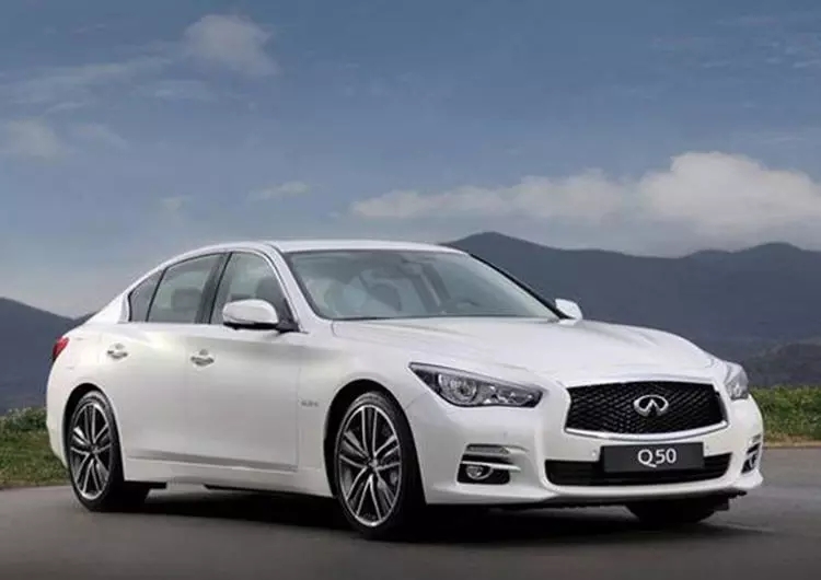 西寧汽車音響改裝店，英菲尼迪Q50汽車音響升級黃金聲學(xué)，四門隔音作業(yè)