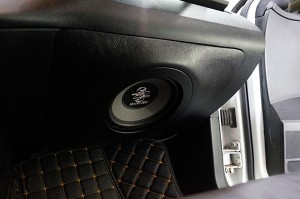 有態(tài)度|重慶大眾邁騰汽車音響改裝低音炮儀表臺倒模 渝大昌改裝意大利史泰格