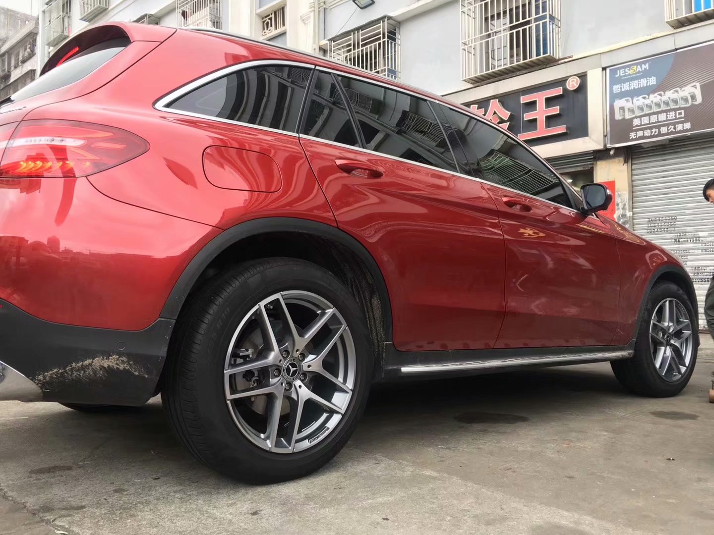 奔馳GLC，換 原裝 19寸 AMG 完工！