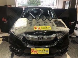 汕頭星悅汽車(chē)音響改裝本田冠道升級(jí)四門(mén)山水隔音降噪音響改裝FOCAL法國(guó)勁浪套餐165AS二分頻套裝喇叭