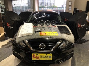 汕頭星悅汽車音響改裝日產(chǎn)天籟升級(jí)隔音降噪音響改裝意大利HERTZ赫茲套餐系統(tǒng)“音”你更動(dòng)聽(tīng)