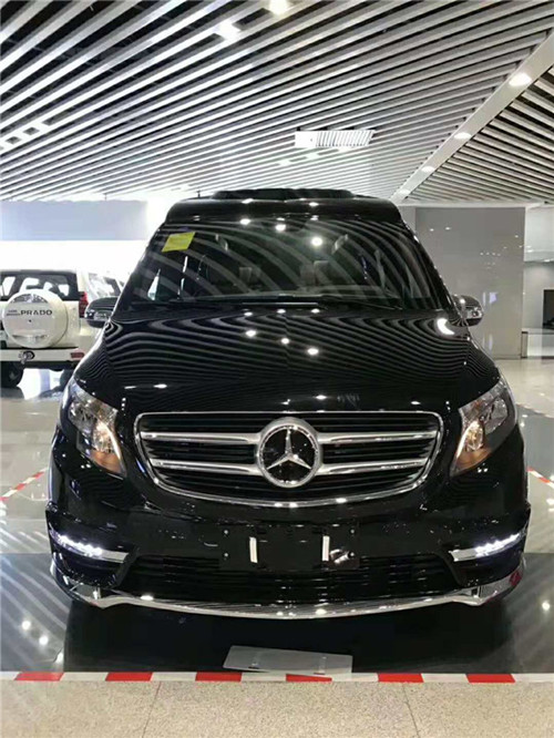 奔馳威霆商務(wù)車內(nèi)飾改裝