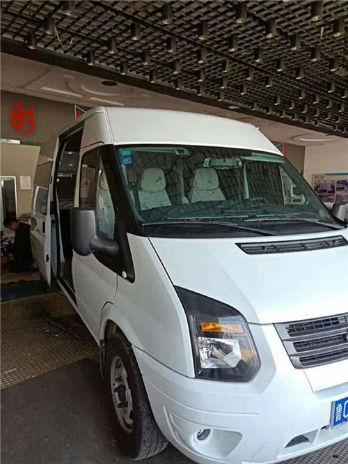 福特全順高頂商務車內(nèi)飾改裝