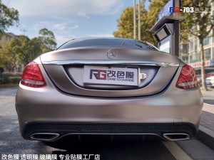 奔馳E級貼膜改色電光戰(zhàn)斗灰