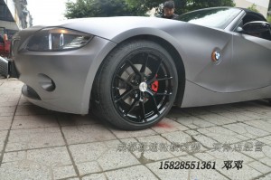 寶馬Z4 改裝18寸雅泛迪輪轂裝車完成 成都輪轂改裝升級(jí)