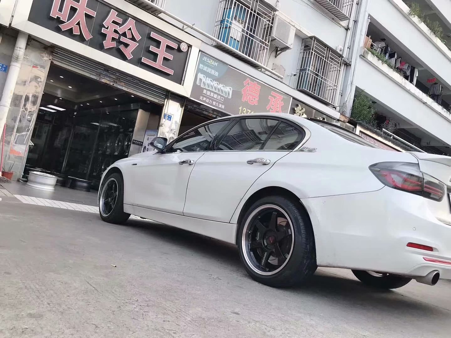 寶馬，換RAYS TE37 TTA 18寸 完工