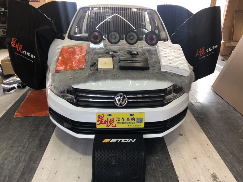 汕頭星悅汽車音響大眾桑塔納升級四門隔音降噪音響改裝前后門喇叭低音炮功放DSP處理器案例