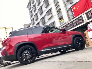 提新車 蔚來、換高端私人定制鍛造22寸馬牌完工！
