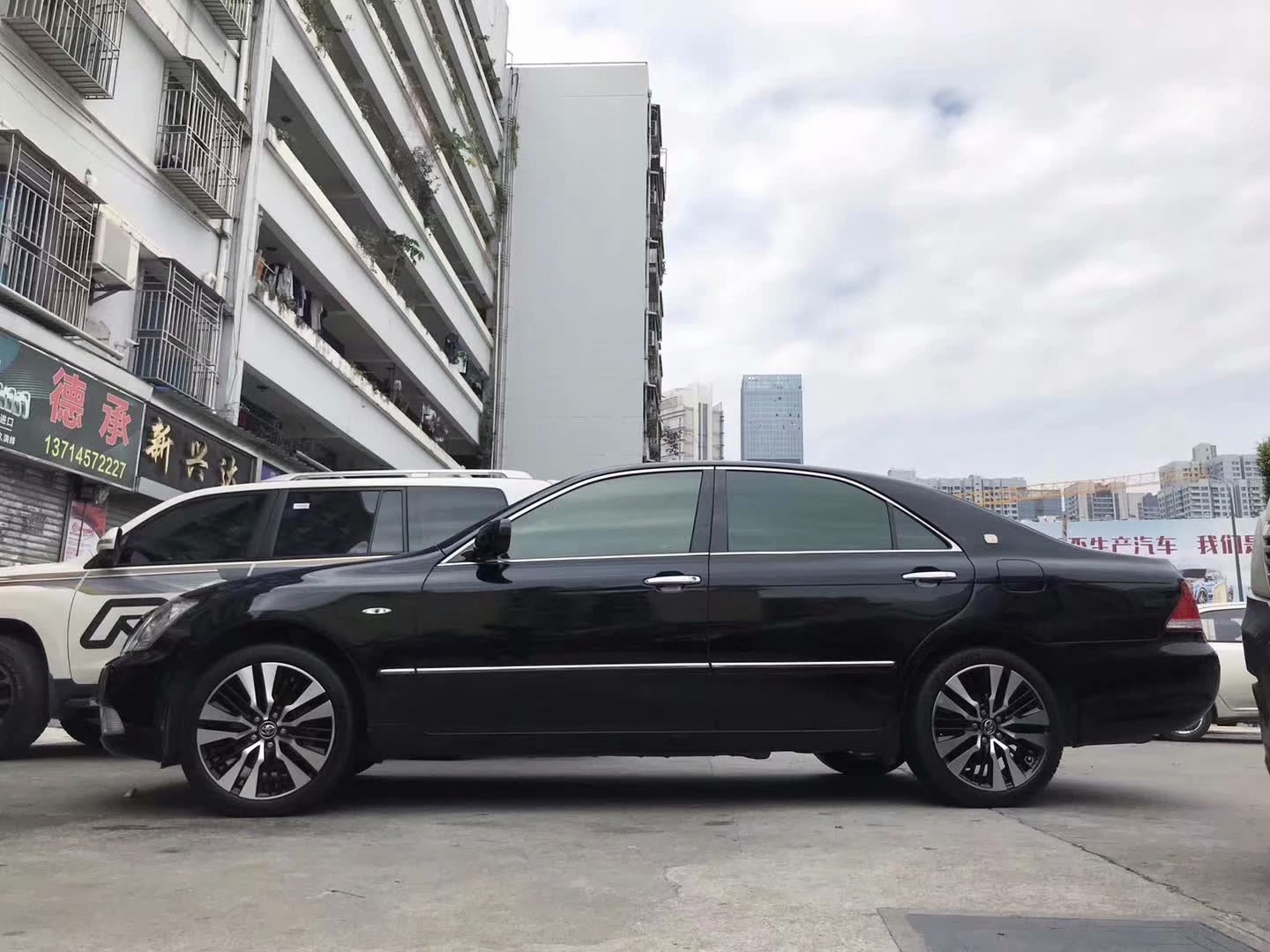 皇冠，升級(jí) 阿爾法 原廠 18寸 完工！