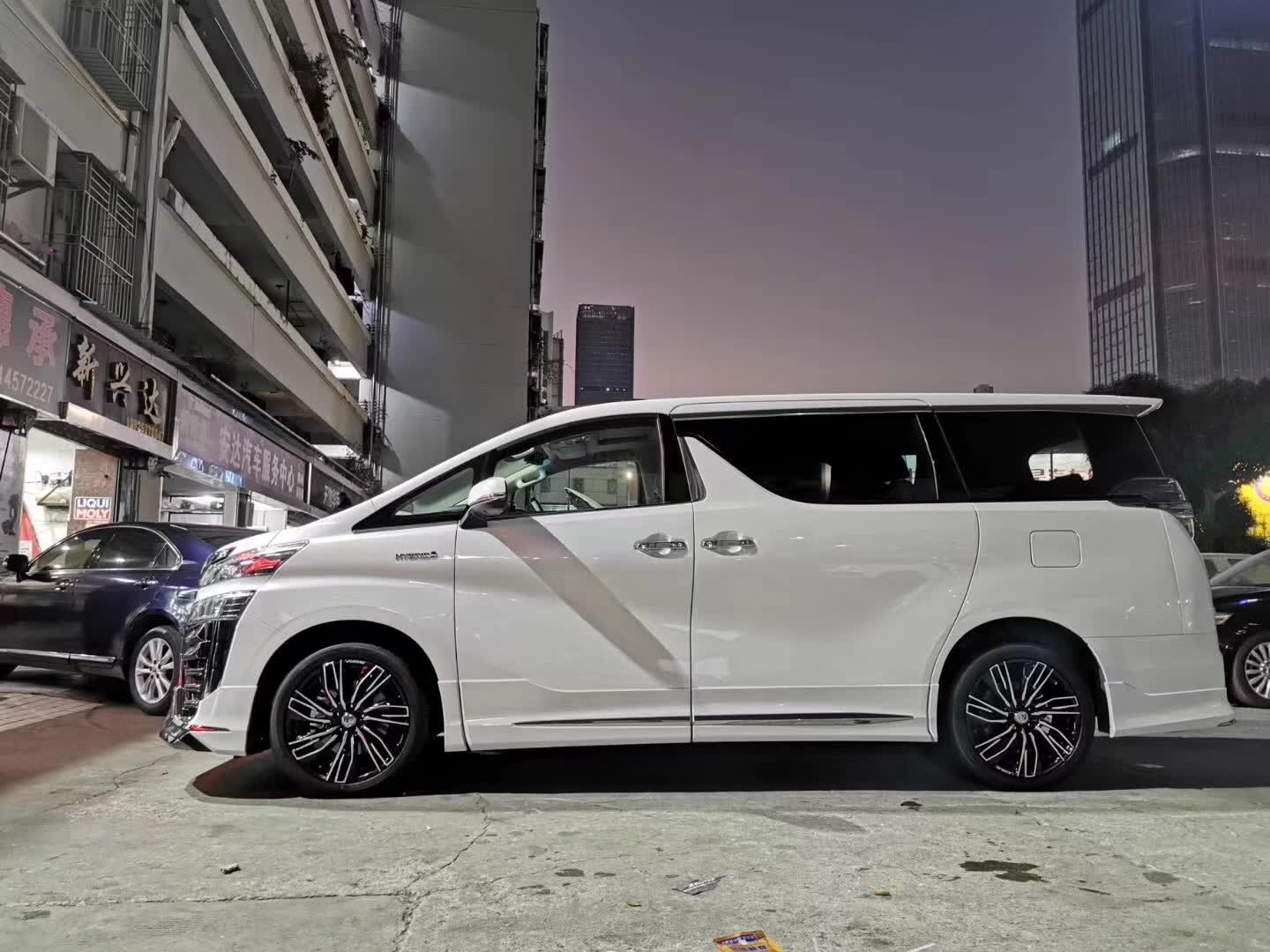 提新車 威爾法，換全新RAYS 19寸