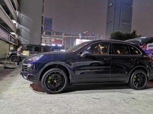 保時(shí)捷 卡宴，升級 原廠 21寸 完工