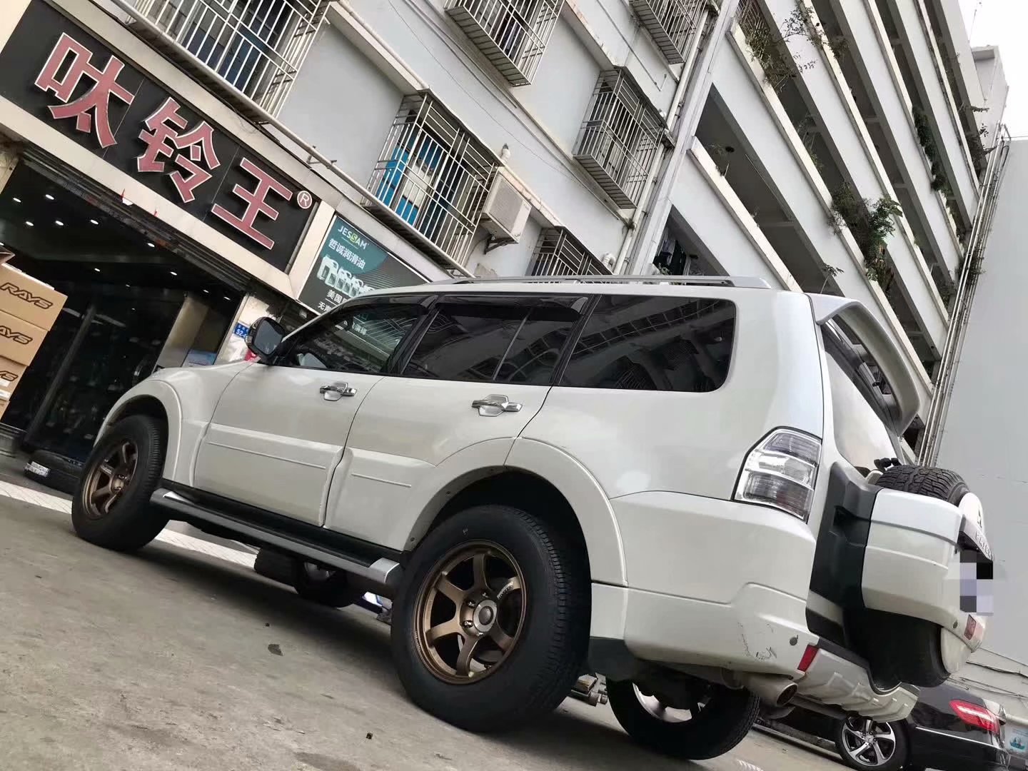 帕杰羅，換全新 RAYS TE37 18寸 完工！