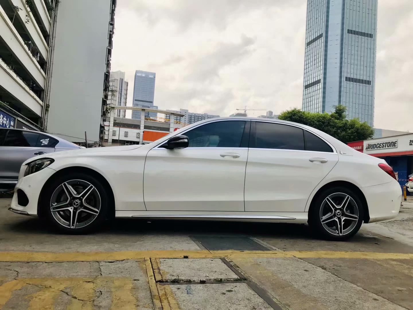 奔馳，換 原廠18寸 AMG 完工！