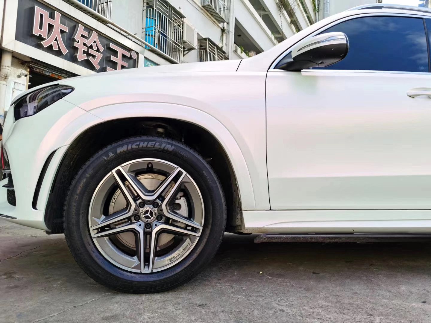 提新車，奔馳 GLE 換原廠正品 AMG